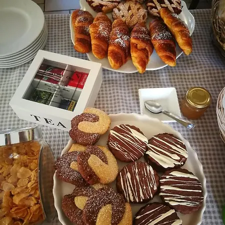 לינה וארוחת בוקר Del Viale 3*